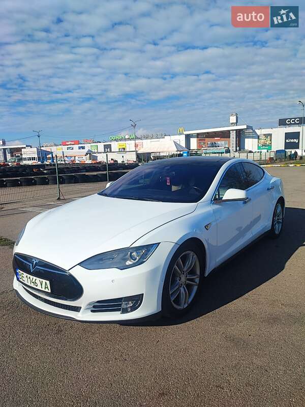 Лифтбек Tesla Model S 2015 в Николаеве фото 2 Лифтбек Tesla Model S 2015 в Николаеве