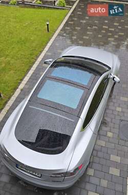 Лифтбек Tesla Model S 2015 в Ровно