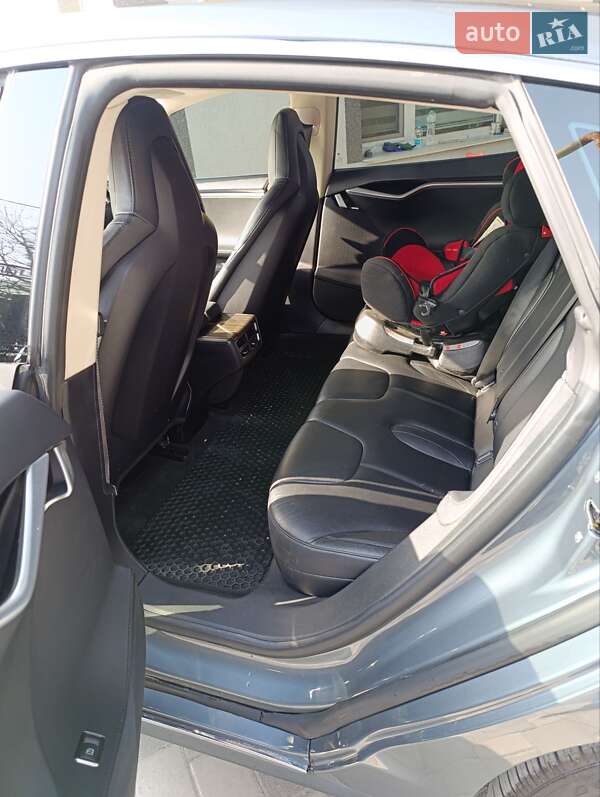 Ліфтбек Tesla Model S 2013 в Ізмаїлі фото 17 Ліфтбек Tesla Model S 2013 в Ізмаїлі