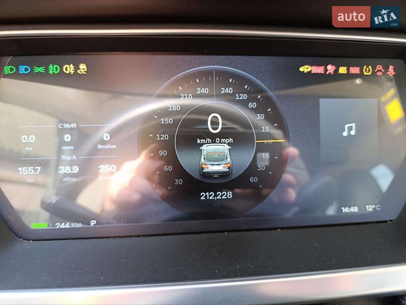 Ліфтбек Tesla Model S 2013 в Ізмаїлі фото 19 Ліфтбек Tesla Model S 2013 в Ізмаїлі