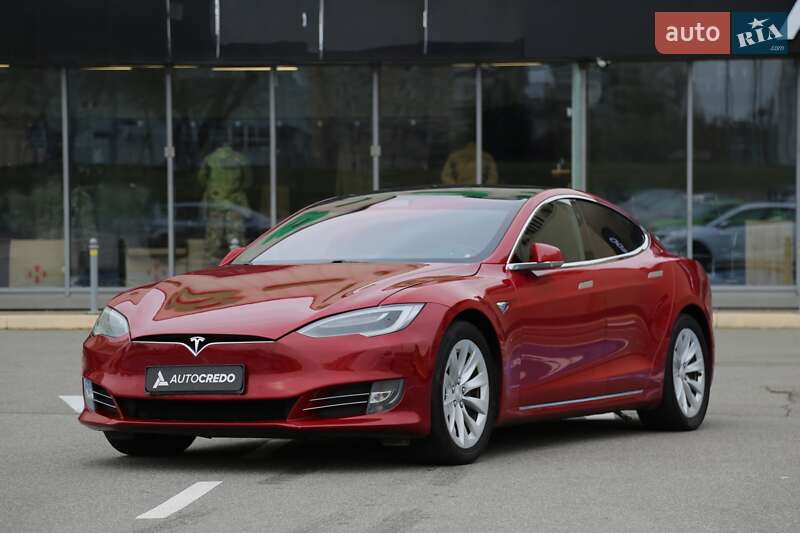 Ліфтбек Tesla Model S 2017 в Києві