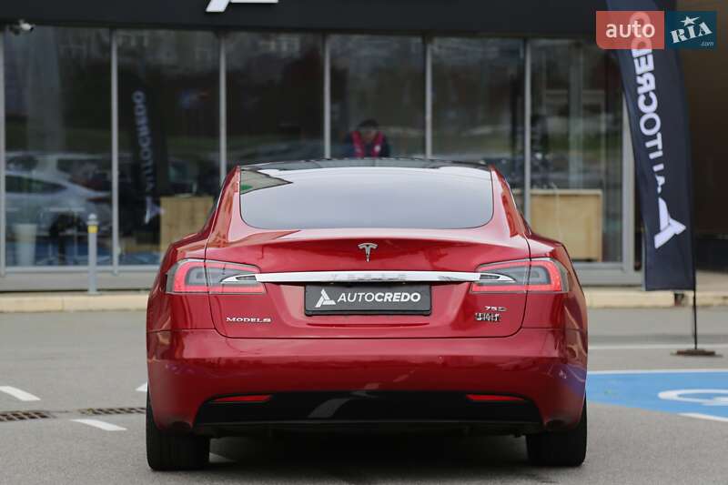 Ліфтбек Tesla Model S 2017 в Києві