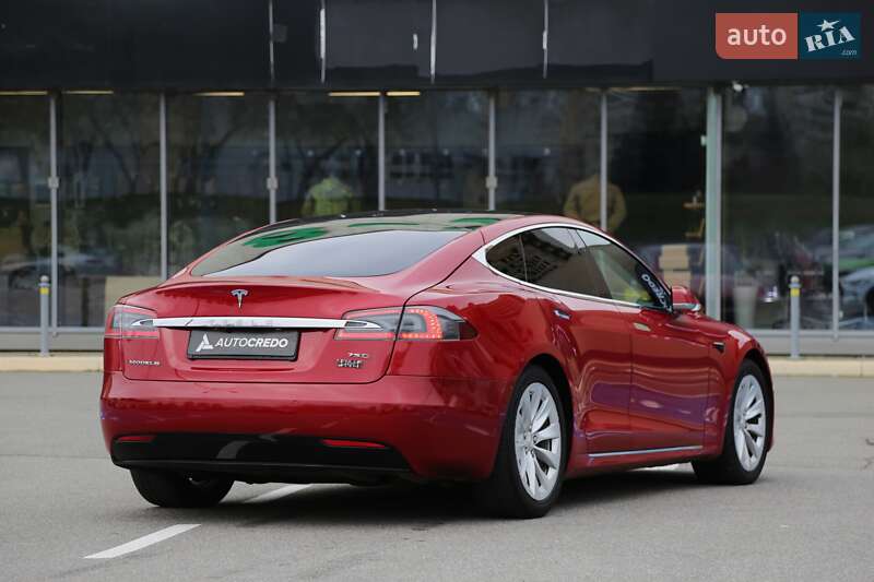 Ліфтбек Tesla Model S 2017 в Києві