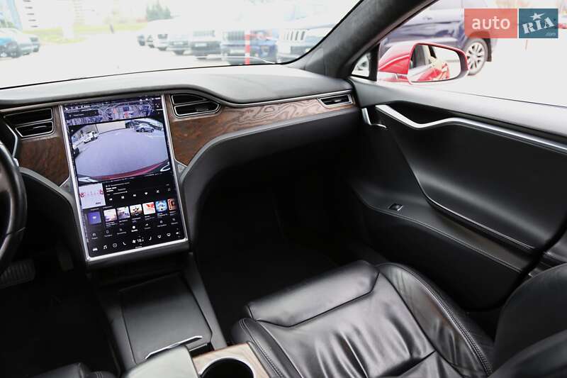 Ліфтбек Tesla Model S 2017 в Києві