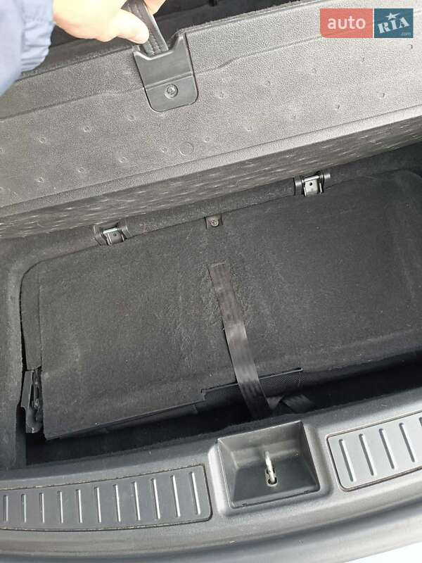 Ліфтбек Tesla Model S 2014 в Одесі фото 25 Ліфтбек Tesla Model S 2014 в Одесі