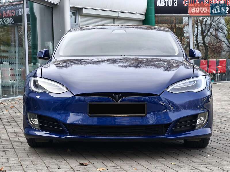 Лифтбек Tesla Model S 2018 в Днепре