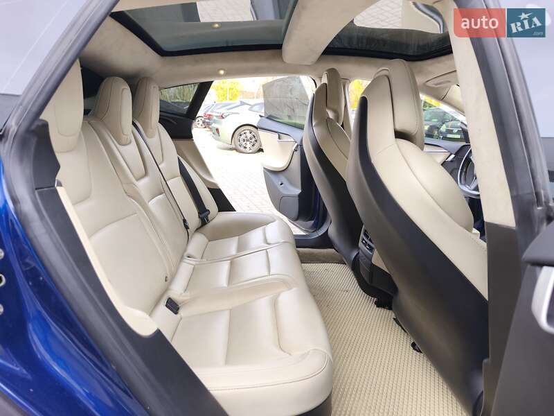 Лифтбек Tesla Model S 2018 в Днепре