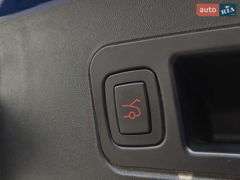 Лифтбек Tesla Model S 2018 в Днепре