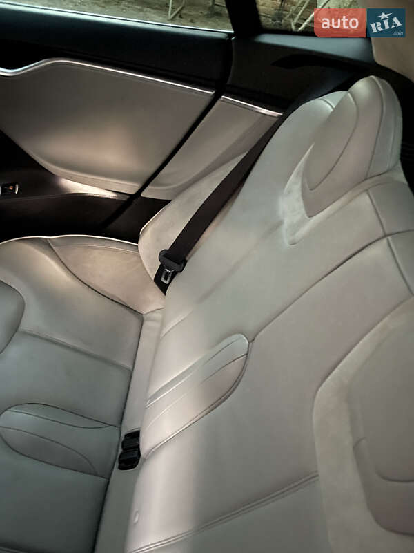 Ліфтбек Tesla Model S 2013 в Чернігові фото 18 Ліфтбек Tesla Model S 2013 в Чернігові
