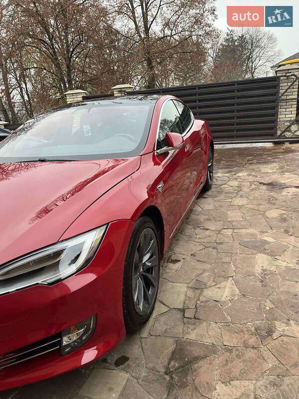 Лифтбек Tesla Model S 2018 в Тернополе