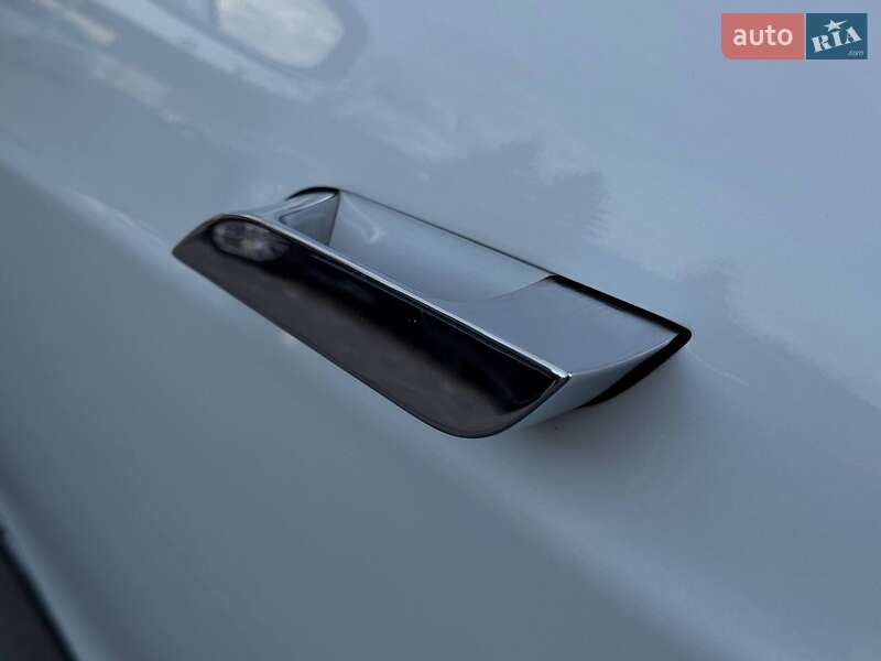 Ліфтбек Tesla Model S 2015 в Рівному фото 17 Ліфтбек Tesla Model S 2015 в Рівному