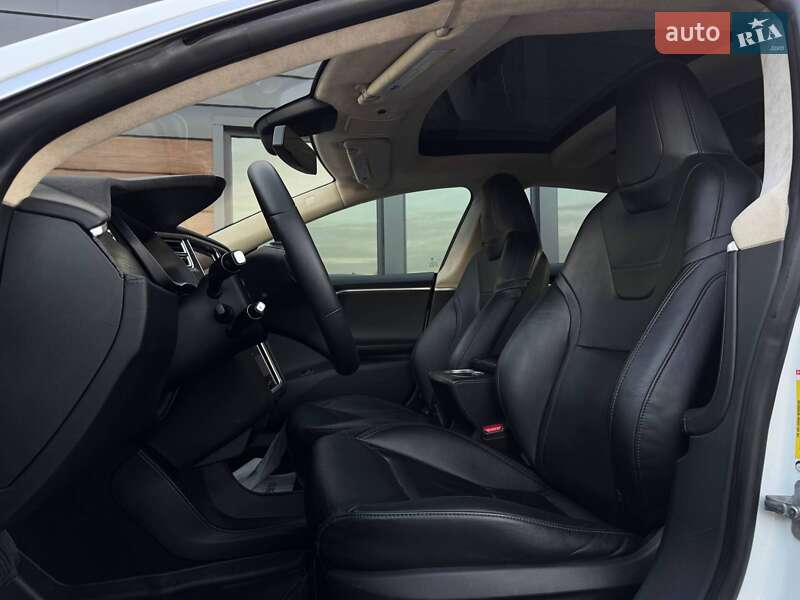 Ліфтбек Tesla Model S 2015 в Рівному фото 34 Ліфтбек Tesla Model S 2015 в Рівному