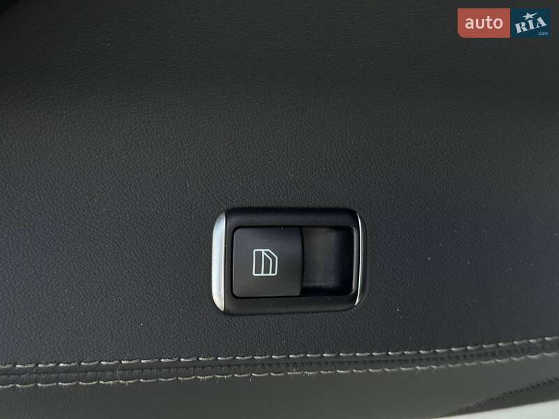 Ліфтбек Tesla Model S 2015 в Рівному фото 44 Ліфтбек Tesla Model S 2015 в Рівному