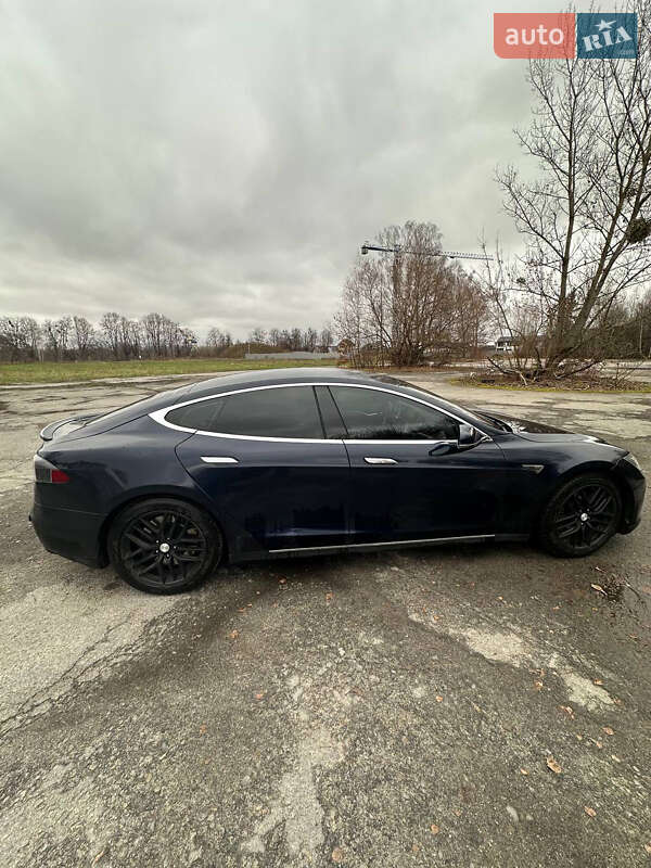 Лифтбек Tesla Model S 2013 в Звягеле