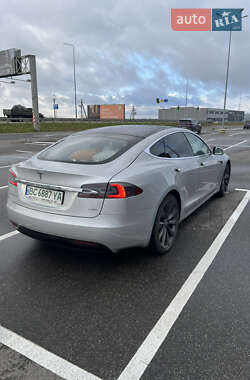 Ліфтбек Tesla Model S 2017 в Львові