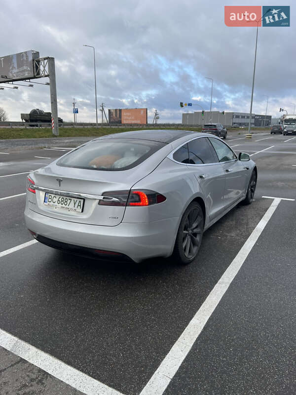 Ліфтбек Tesla Model S 2017 в Львові фото 3 Ліфтбек Tesla Model S 2017 в Львові