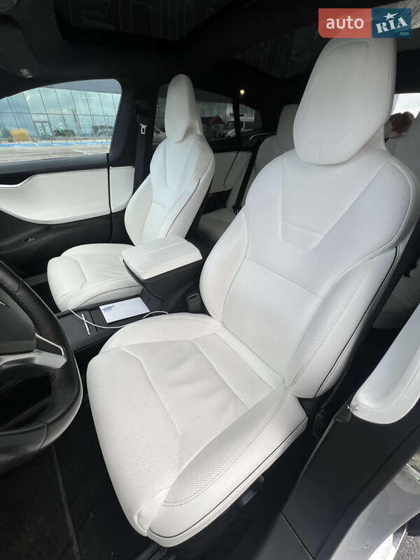 Ліфтбек Tesla Model S 2017 в Львові фото 6 Ліфтбек Tesla Model S 2017 в Львові