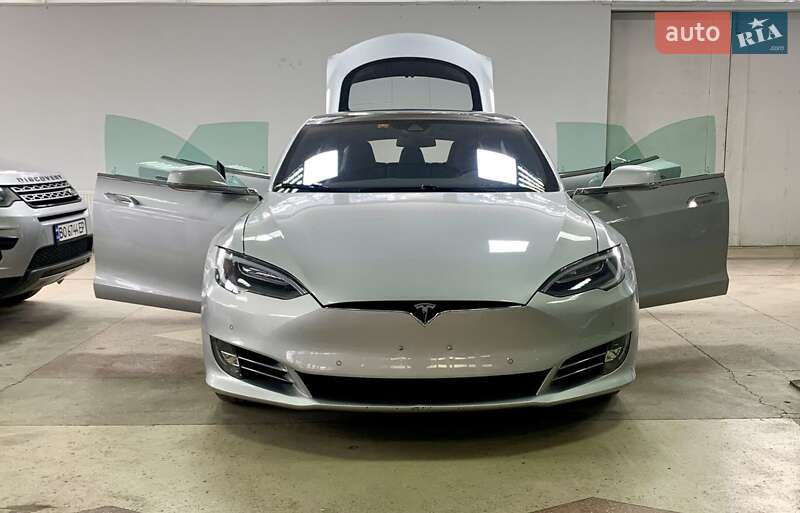 Лифтбек Tesla Model S 2017 в Тернополе