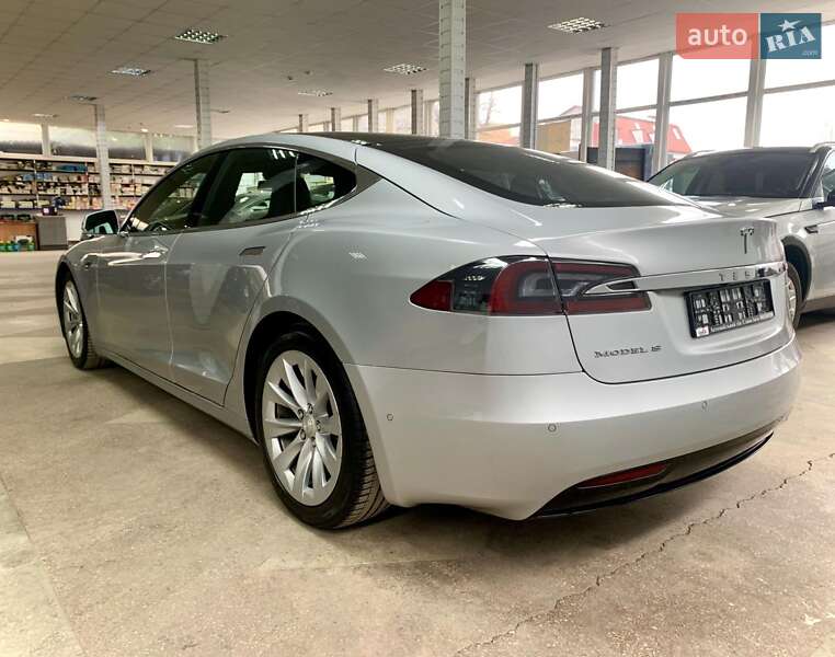 Лифтбек Tesla Model S 2017 в Тернополе
