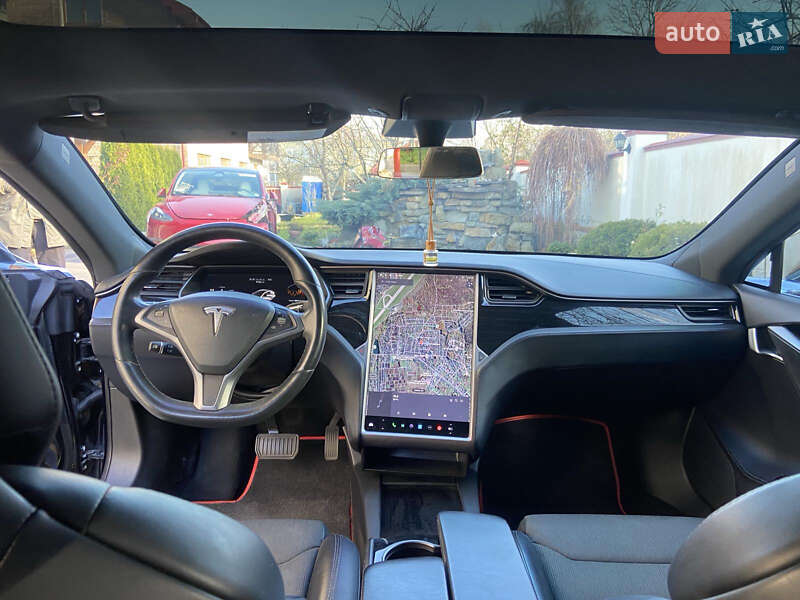 Ліфтбек Tesla Model S 2018 в Львові фото 3 Ліфтбек Tesla Model S 2018 в Львові