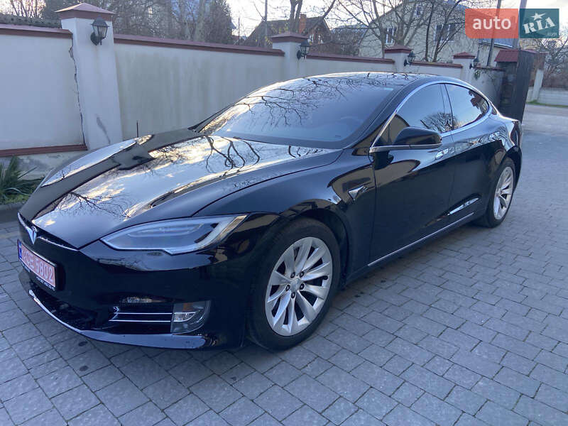 Ліфтбек Tesla Model S 2018 в Львові фото 15 Ліфтбек Tesla Model S 2018 в Львові