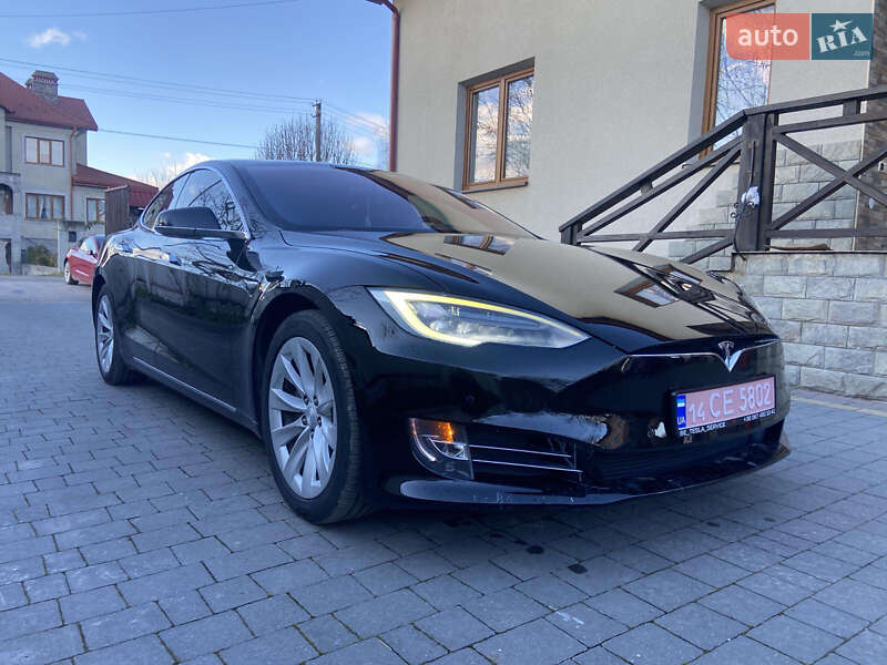Ліфтбек Tesla Model S 2018 в Львові фото Ліфтбек Tesla Model S 2018 в Львові