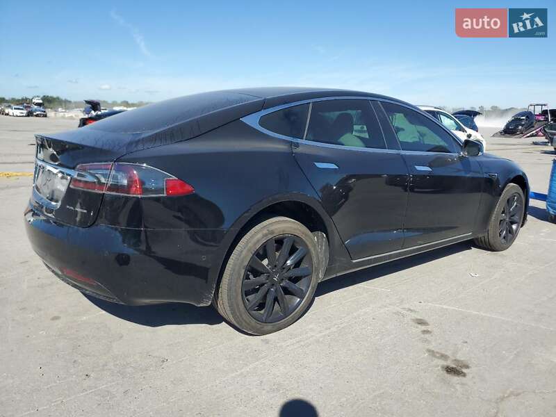 Ліфтбек Tesla Model S 2020 в Дніпрі