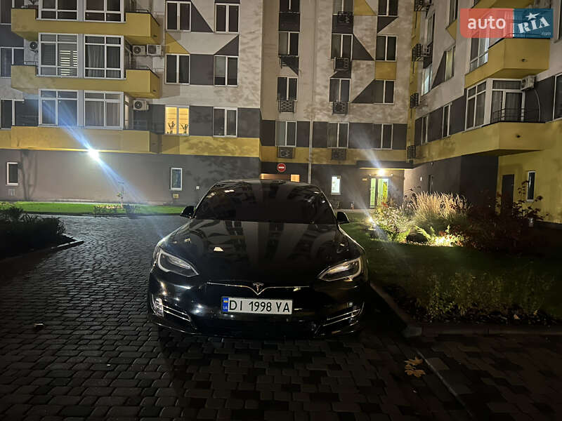 Лифтбек Tesla Model S 2017 в Днепре