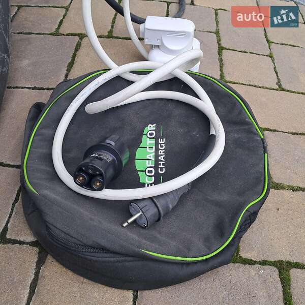 Ліфтбек Tesla Model S 2014 в Вінниці