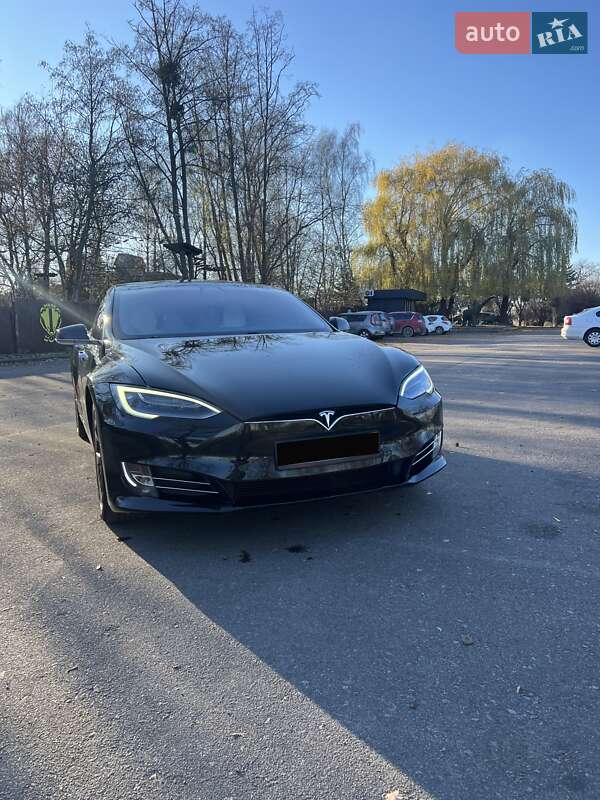 Tesla Model S 2018