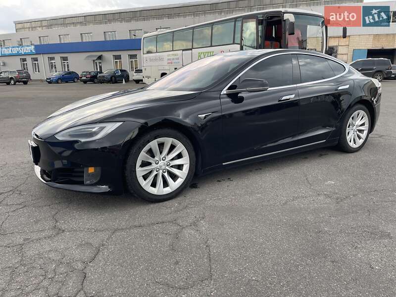 Лифтбек Tesla Model S 2016 в Киеве фото 6 Лифтбек Tesla Model S 2016 в Киеве