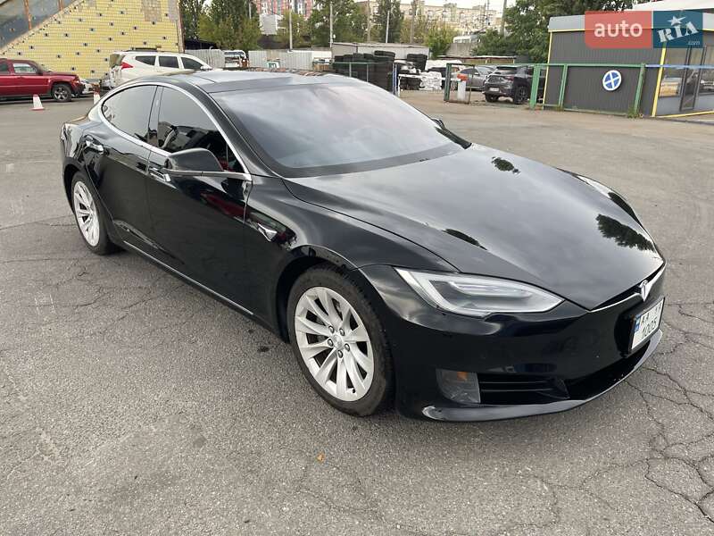 Лифтбек Tesla Model S 2016 в Киеве фото 20 Лифтбек Tesla Model S 2016 в Киеве