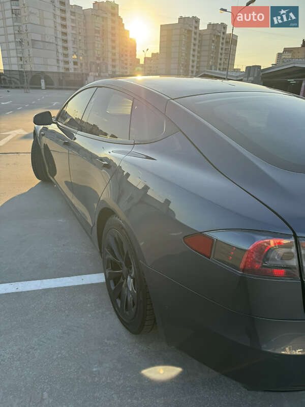 Лифтбек Tesla Model S 2019 в Киеве фото 5 Лифтбек Tesla Model S 2019 в Киеве