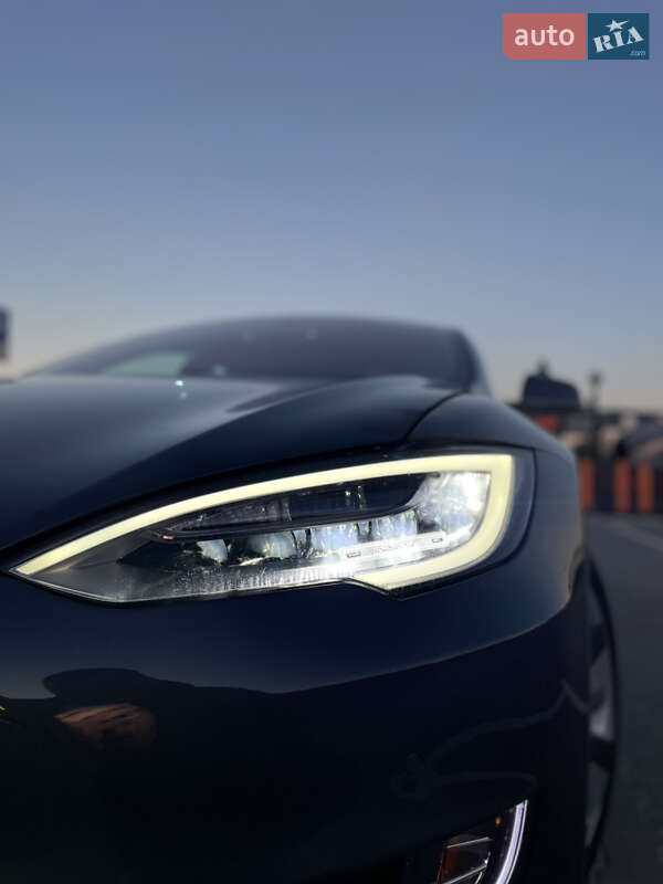 Ліфтбек Tesla Model S 2020 в Вінниці