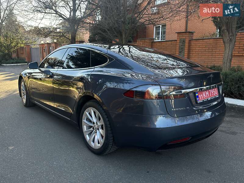 Лифтбек Tesla Model S 2018 в Киеве фото 47 Лифтбек Tesla Model S 2018 в Киеве