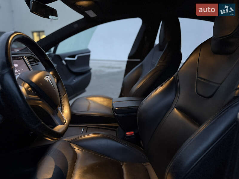 Лифтбек Tesla Model S 2016 в Луцке фото 47 Лифтбек Tesla Model S 2016 в Луцке