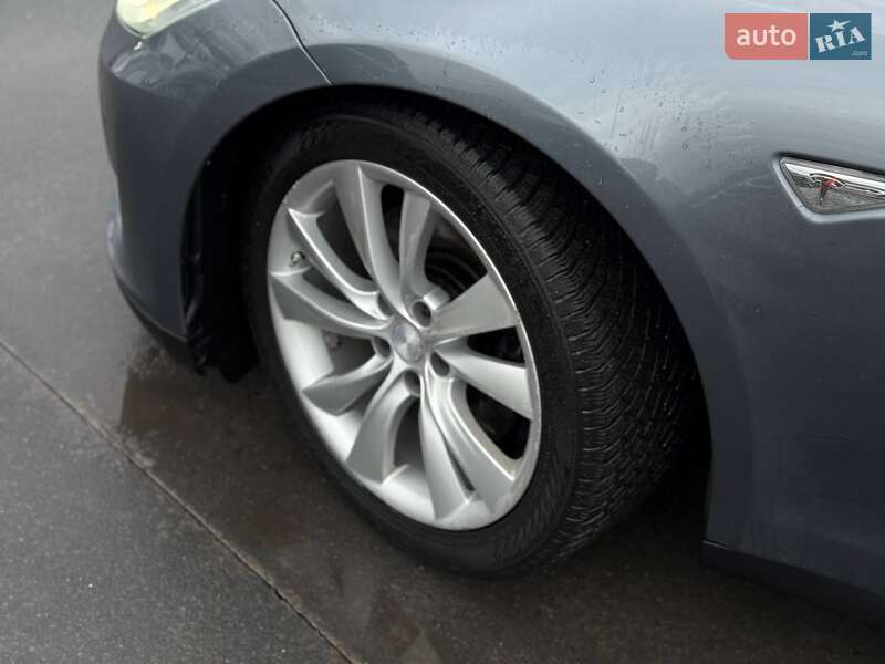 Лифтбек Tesla Model S 2014 в Ровно фото 3 Лифтбек Tesla Model S 2014 в Ровно
