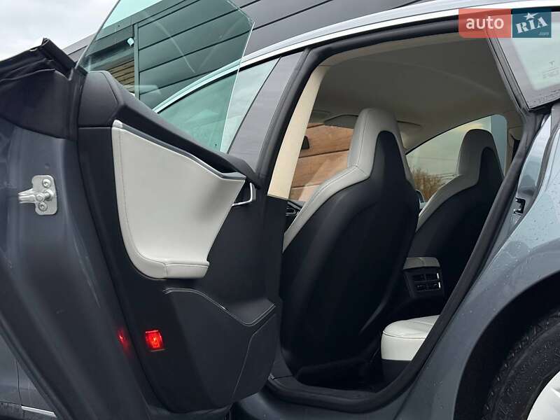 Лифтбек Tesla Model S 2014 в Ровно фото 42 Лифтбек Tesla Model S 2014 в Ровно