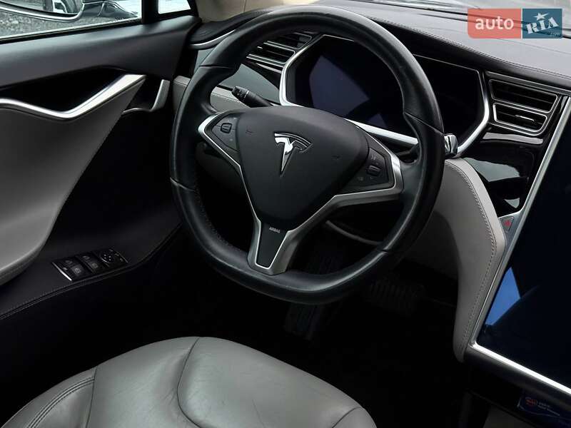 Лифтбек Tesla Model S 2014 в Ровно фото 48 Лифтбек Tesla Model S 2014 в Ровно
