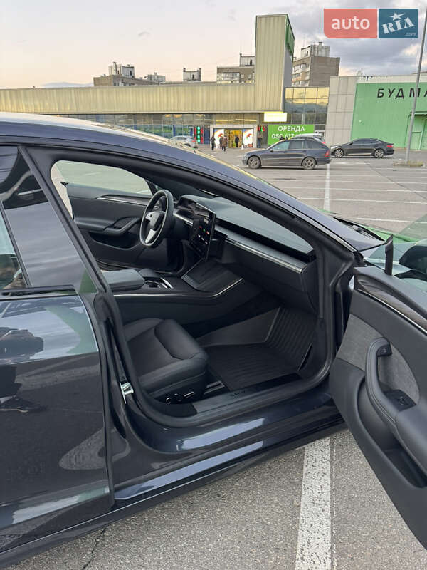 Лифтбек Tesla Model S 2023 в Киеве фото 10 Лифтбек Tesla Model S 2023 в Киеве