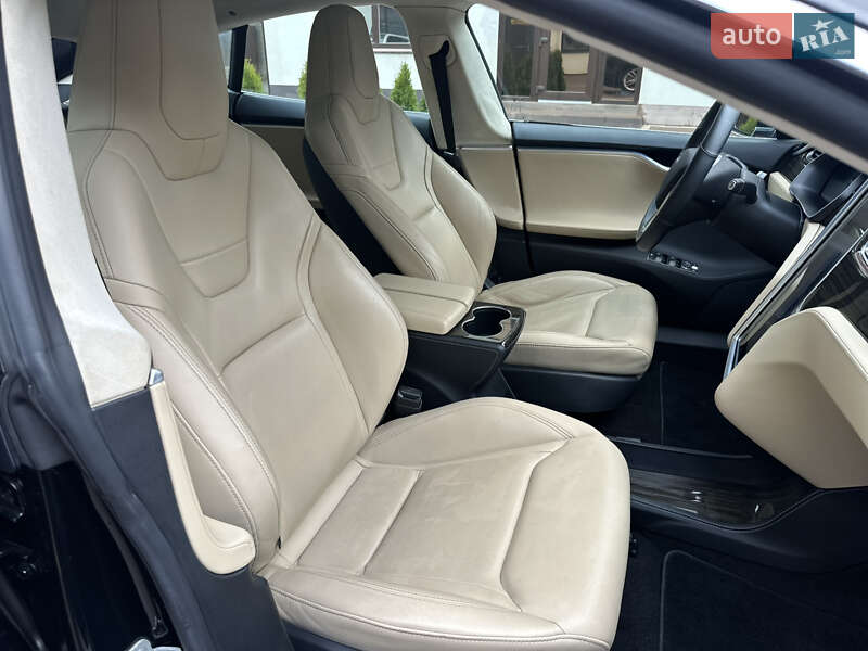 Ліфтбек Tesla Model S 2015 в Одесі