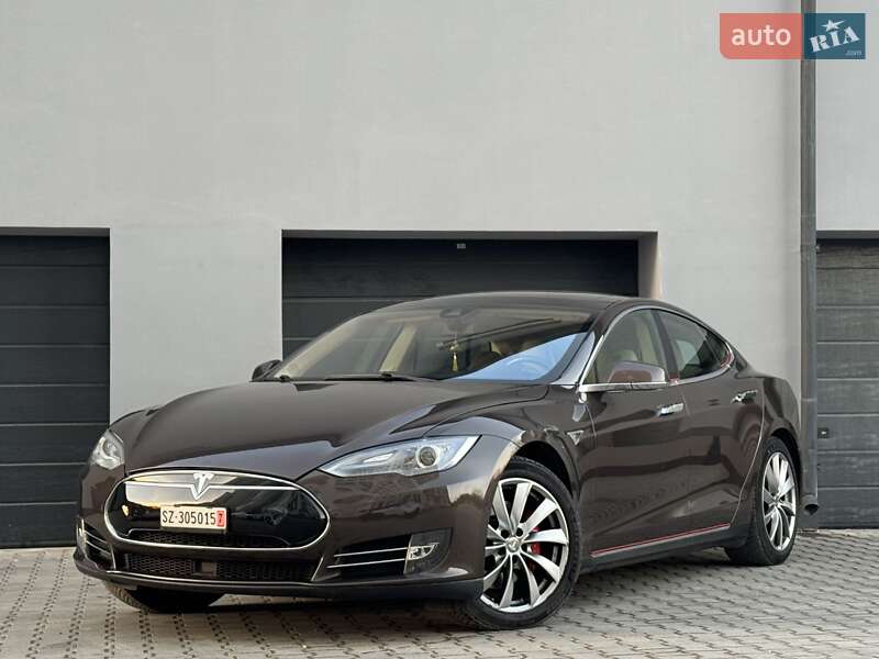 Tesla Model S 2014