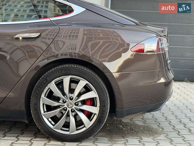 Лифтбек Tesla Model S 2014 в Тернополе фото 17 Лифтбек Tesla Model S 2014 в Тернополе