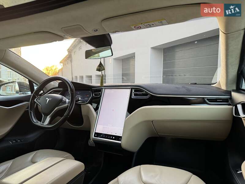 Лифтбек Tesla Model S 2014 в Тернополе фото 33 Лифтбек Tesla Model S 2014 в Тернополе
