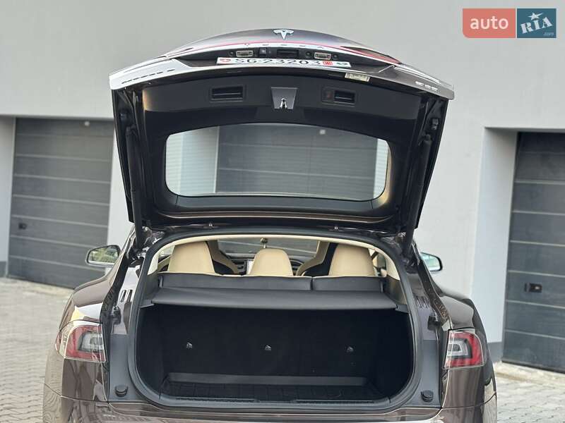 Лифтбек Tesla Model S 2014 в Тернополе фото 48 Лифтбек Tesla Model S 2014 в Тернополе