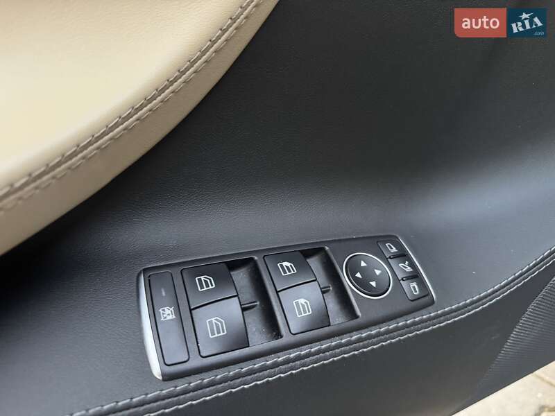 Лифтбек Tesla Model S 2014 в Тернополе фото 49 Лифтбек Tesla Model S 2014 в Тернополе