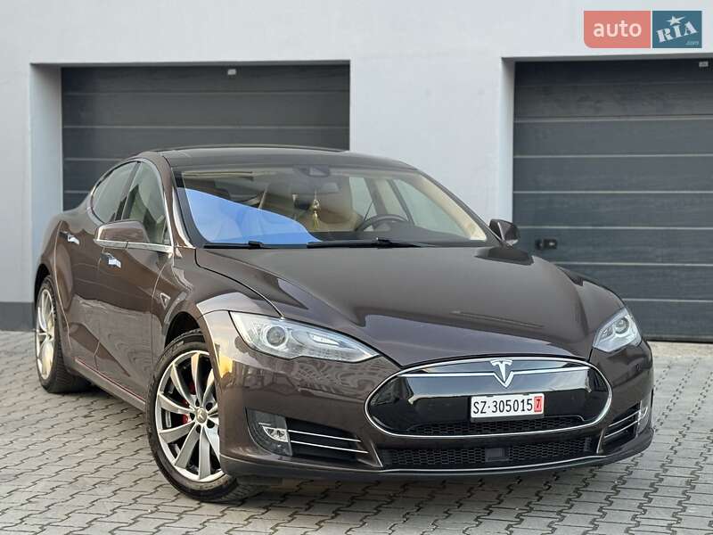 Лифтбек Tesla Model S 2014 в Тернополе фото 68 Лифтбек Tesla Model S 2014 в Тернополе