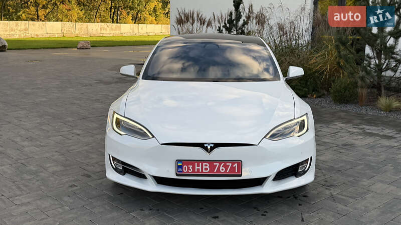 Ліфтбек Tesla Model S 2017 в Луцьку