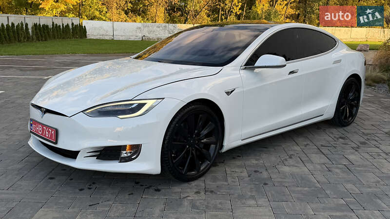 Ліфтбек Tesla Model S 2017 в Луцьку