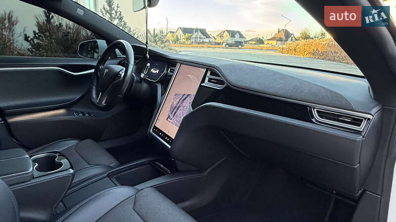 Ліфтбек Tesla Model S 2017 в Луцьку